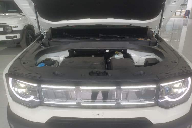 Used BAIC Off-Road BJ30 2026 Model Traveler 1.5T Hybrid Advanced Version Engine Bay