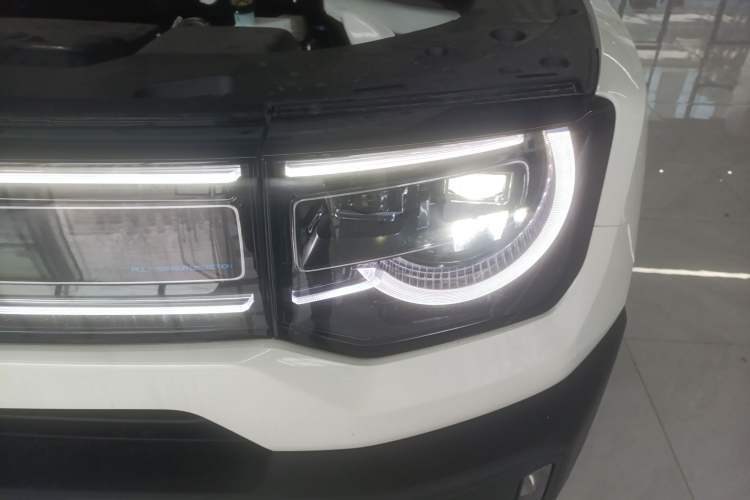 Used BAIC Off-Road BJ30 2026 Model Traveler 1.5T Hybrid Advanced Version Left Front Headlight