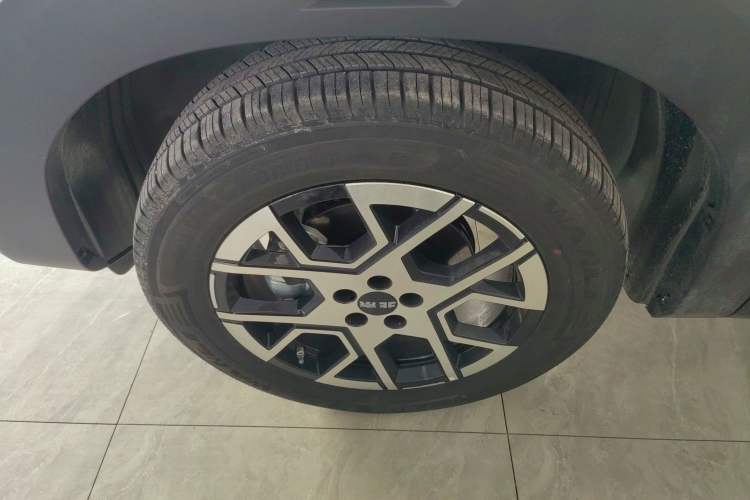 Used BAIC Off-Road BJ30 2026 Model Traveler 1.5T DCT Two-Wheel Drive Advanced Version Left Front Wheel Hub