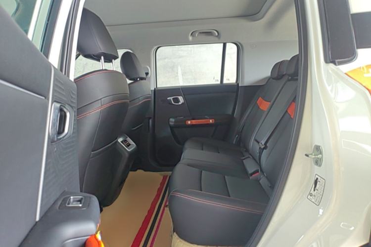 Used BAIC Off-Road BJ30 2026 Model Traveler 1.5T DCT Two-Wheel Drive Advanced Version Left Rear Seat