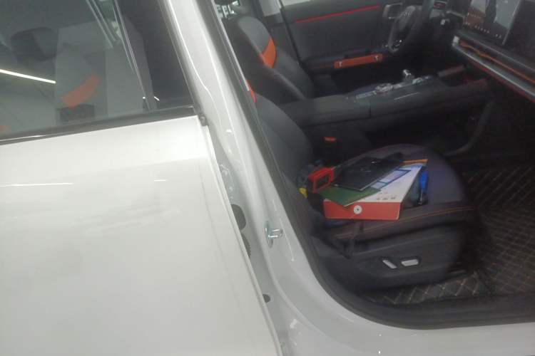 Used BAIC Off-Road BJ30 2026 Model Traveler 1.5T Hybrid Advanced Version Right Front Seat