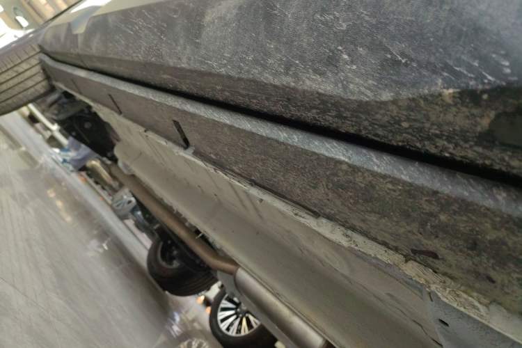 Used BAIC Off-Road BJ30 2026 Model Traveler 1.5T DCT Two-Wheel Drive Advanced Version Right Side Sill