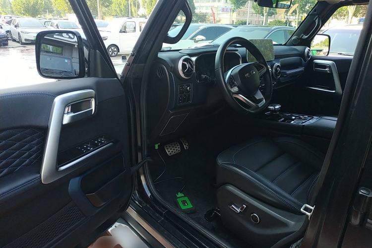 Used BAIC Off-Road BJ40 2023 2.0D Automatic Four-Wheel Drive Blade Hero Edition Adventurer Type Driver Seat