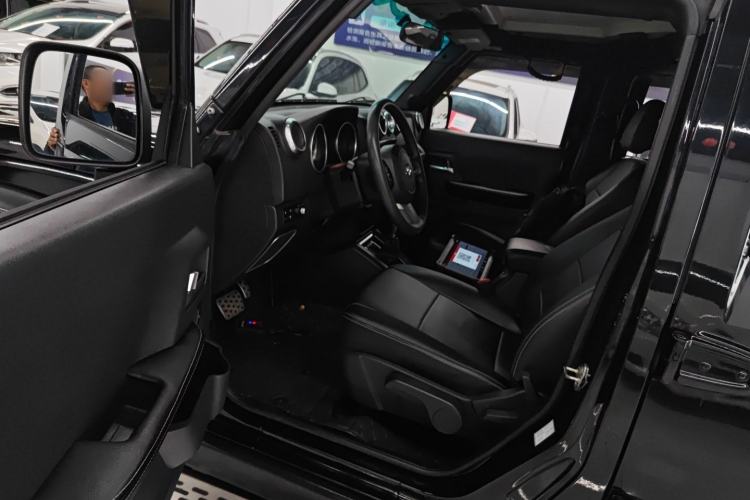 Used BAIC Off-Road BJ40 2016 40L 2.3T Automatic Two-Wheel Drive Luxury Edition Driver Seat