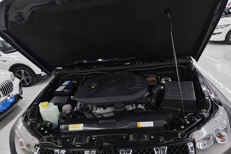 Used BAIC Off-Road BJ40 2016 40L 2.3T Automatic Two-Wheel Drive Luxury Edition Engine Bay