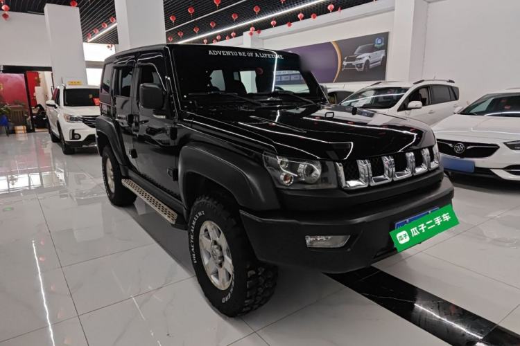 Used BAIC Off-Road BJ40 2016 40L 2.3T Automatic Two-Wheel Drive Luxury Edition Front Right 45 Deg