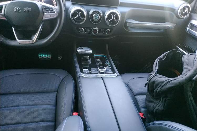 Used BAIC Off-Road BJ40 2023 2.0D Automatic Four-Wheel Drive Blade Hero Edition Adventurer Type Gear Lever
