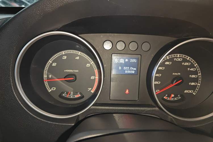 Used BAIC Off-Road BJ40 2016 40L 2.3T Automatic Two-Wheel Drive Luxury Edition Instrument Cluster