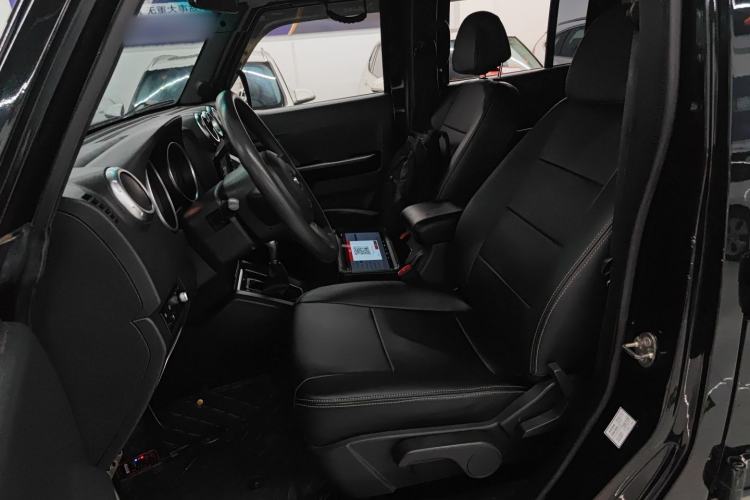 Used BAIC Off-Road BJ40 2016 40L 2.3T Automatic Two-Wheel Drive Luxury Edition Left Front Seat