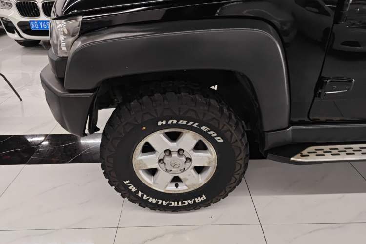 Used BAIC Off-Road BJ40 2016 40L 2.3T Automatic Two-Wheel Drive Luxury Edition Left Front Wheel Hub