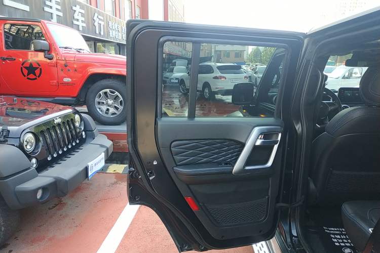 Used BAIC Off-Road BJ40 2023 2.0D Automatic Four-Wheel Drive Blade Hero Edition Adventurer Type Left Rear Door Interior