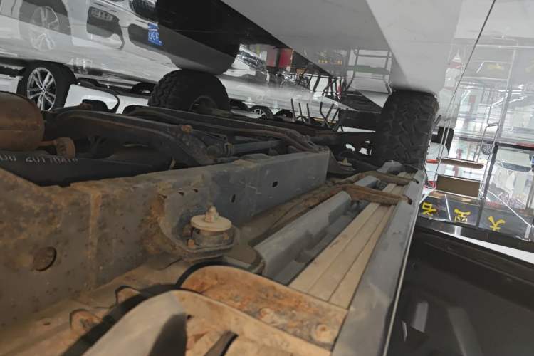 Used BAIC Off-Road BJ40 2016 40L 2.3T Automatic Two-Wheel Drive Luxury Edition Left Side Sill