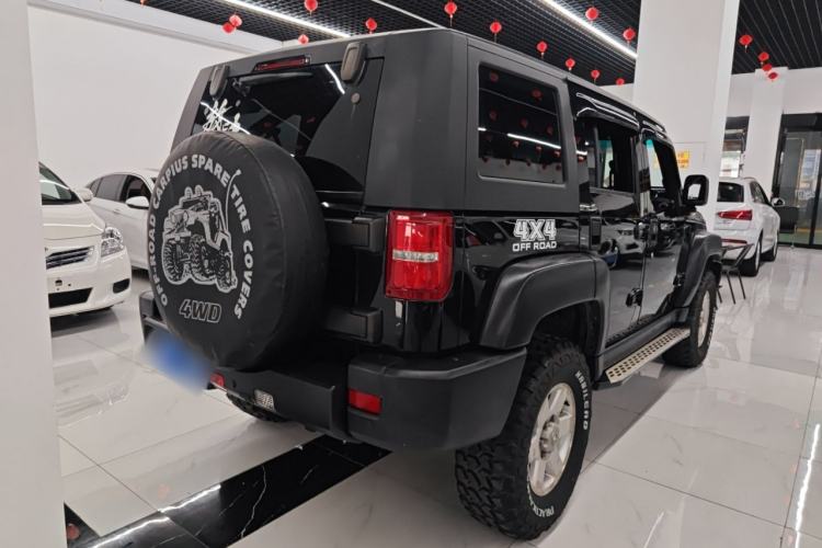 Used BAIC Off-Road BJ40 2016 40L 2.3T Automatic Two-Wheel Drive Luxury Edition Rear Right 45 Deg