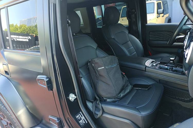 Used BAIC Off-Road BJ40 2023 2.0D Automatic Four-Wheel Drive Blade Hero Edition Adventurer Type Right Front Seat