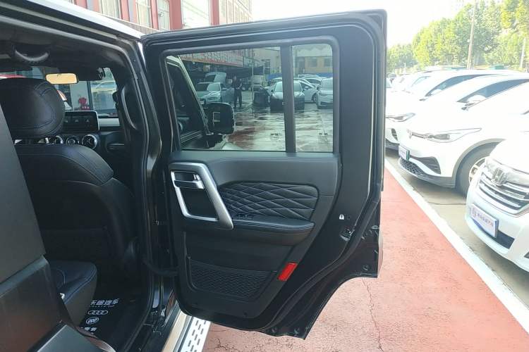 Used BAIC Off-Road BJ40 2023 2.0D Automatic Four-Wheel Drive Blade Hero Edition Adventurer Type Right Rear Door Interior