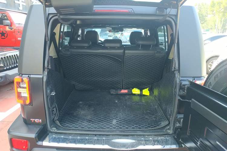 Used BAIC Off-Road BJ40 2023 2.0D Automatic Four-Wheel Drive Blade Hero Edition Adventurer Type Trunk