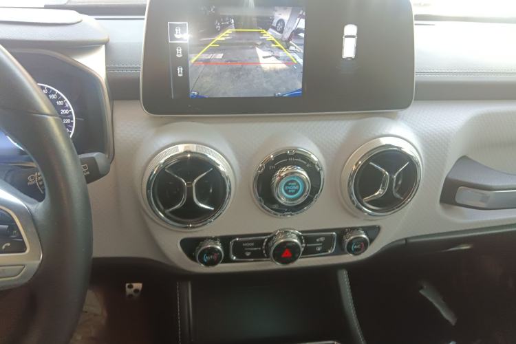 Used BAIC Off-Road BJ40 2023 2.0D Automatic Four-Wheel Drive Blade Hero Edition Adventurer Type Audio And AC Panel