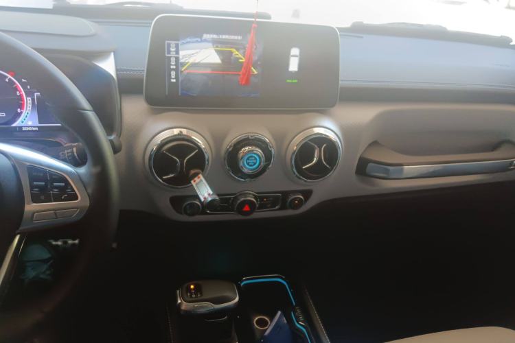 Used BAIC Off-Road BJ40 2023 2.0D Automatic Four-Wheel Drive Blade Hero Edition Adventurer Type Audio And AC Panel