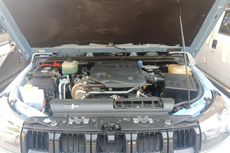 Used BAIC Off-Road BJ40 2023 2.0D Automatic Four-Wheel Drive Blade Hero Edition Adventurer Type Engine Bay