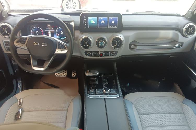 Used BAIC Off-Road BJ40 2023 2.0D Automatic Four-Wheel Drive Blade Hero Edition Adventurer Type Interior 2