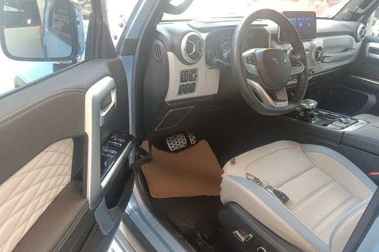 Used BAIC Off-Road BJ40 2023 2.0D Automatic Four-Wheel Drive Blade Hero Edition Adventurer Type Interior 3
