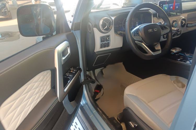 Used BAIC Off-Road BJ40 2023 2.0D Automatic Four-Wheel Drive Blade Hero Edition Adventurer Type Interior 3