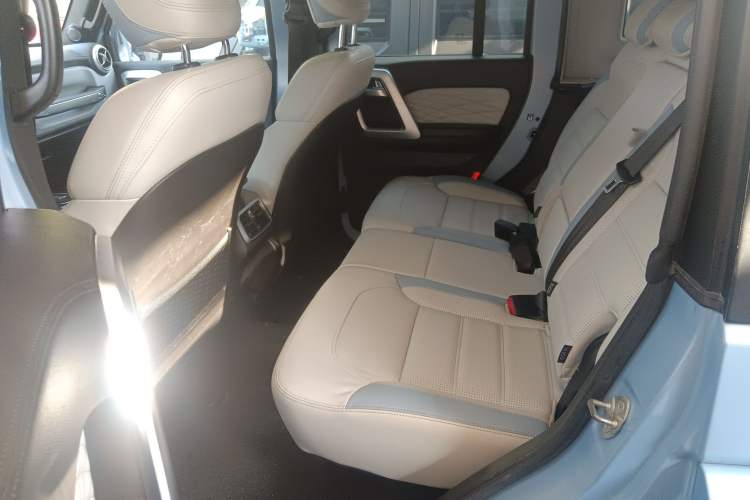 Used BAIC Off-Road BJ40 2023 2.0D Automatic Four-Wheel Drive Blade Hero Edition Adventurer Type Interior 4