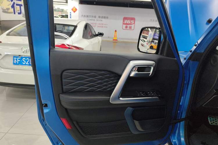 Used BAIC Off-Road BJ40 2021 2.0D Automatic Four-Wheel Drive Blade Hero Edition Adventurer Type Left Front Door Interior