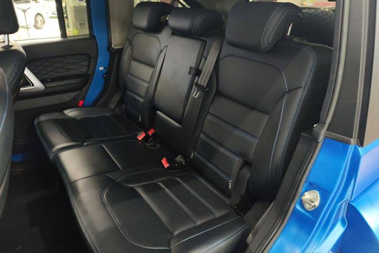 Used BAIC Off-Road BJ40 2021 2.0D Automatic Four-Wheel Drive Blade Hero Edition Adventurer Type Left Rear Seat