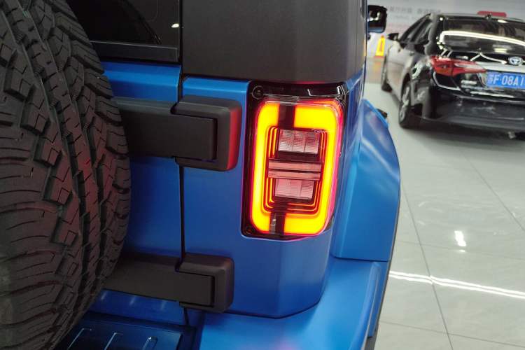 Used BAIC Off-Road BJ40 2021 2.0D Automatic Four-Wheel Drive Blade Hero Edition Adventurer Type Right Rear Taillight