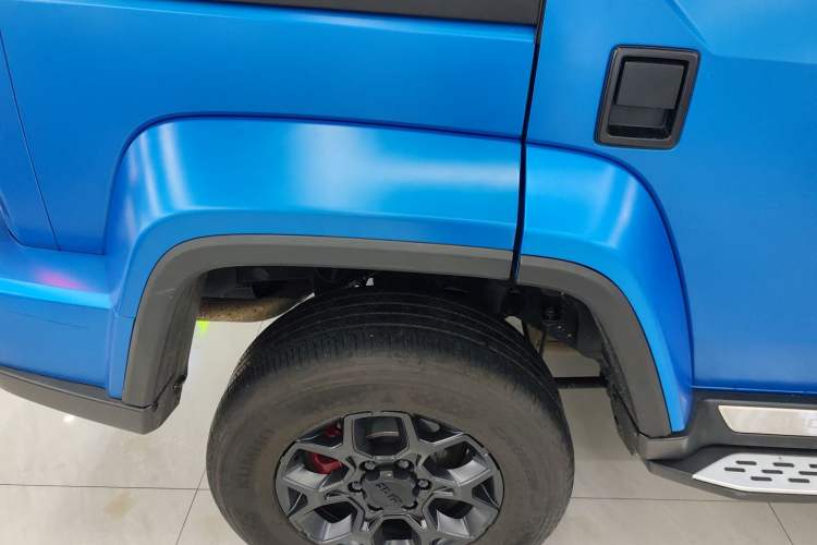 Used BAIC Off-Road BJ40 2021 2.0D Automatic Four-Wheel Drive Blade Hero Edition Adventurer Type Right Rear Wheel Hub