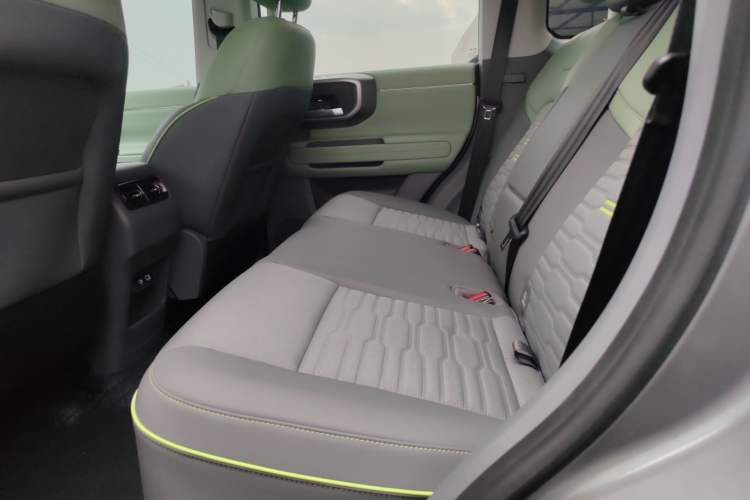 Used BAIC Off-Road BJ40 2024 2.0D All-New Blade Hero Crosser Interior 4