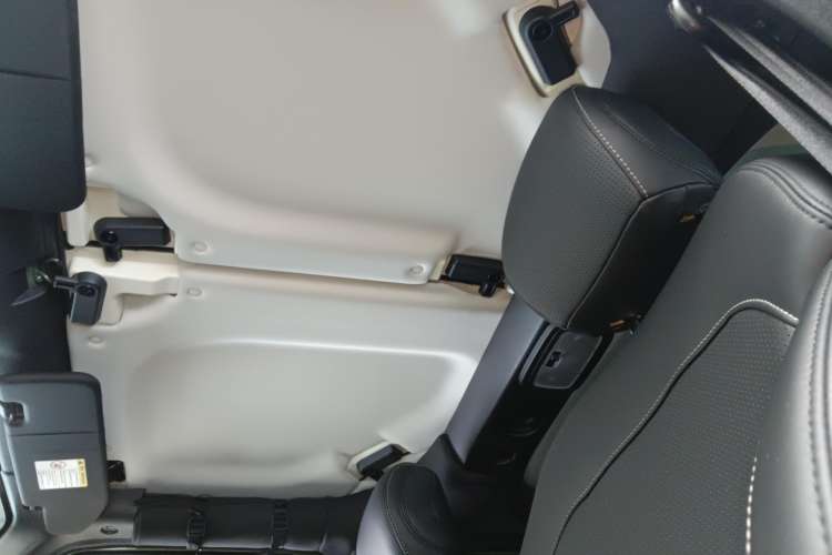 Used BAIC Off-Road BJ40 2023 2.0T Automatic Four-Wheel Drive Urban Hunter Edition Chivalrous Type Headliner
