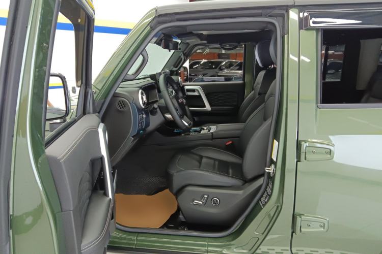 Used BAIC Off-Road BJ40 2023 2.0T Automatic Four-Wheel Drive Urban Hunter Edition Chivalrous Type Left Front Seat