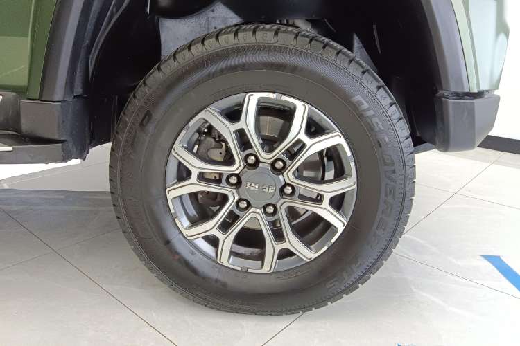 Used BAIC Off-Road BJ40 2023 2.0T Automatic Four-Wheel Drive Urban Hunter Edition Chivalrous Type Left Front Wheel Hub