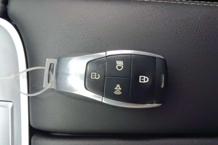 Used BAIC Off-Road BJ40 2023 2.0T Automatic Four-Wheel Drive Urban Hunter Edition Chivalrous Type Vehicle Key