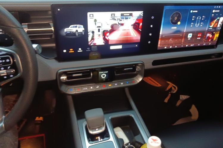 Used BAIC Off-Road BJ40 2024 2.0T All-New Urban Hunter Edition Ultimate Version Audio And AC Panel