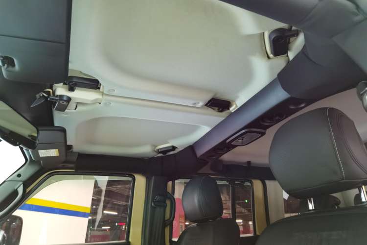 Used BAIC Off-Road BJ40 2019 2.3T Automatic Four-Wheel Drive Ring the Tower Champion Edition China VI Headliner