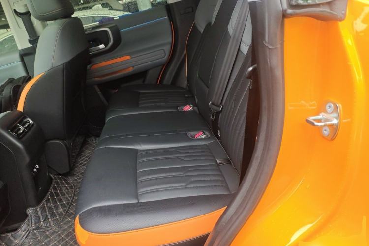 Used BAIC Off-Road BJ40 2024 2.0T All-New Urban Hunter Edition Chivalrous Style Left Rear Seat