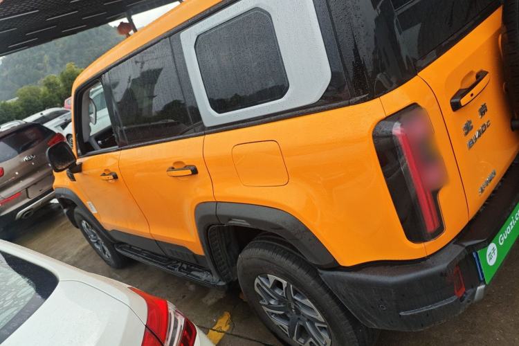 Used BAIC Off-Road BJ40 2024 2.0T All-New Urban Hunter Edition Chivalrous Style Left Side