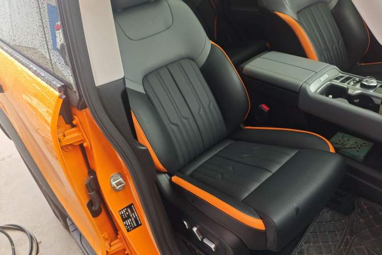 Used BAIC Off-Road BJ40 2024 2.0T All-New Urban Hunter Edition Chivalrous Style Right Front Seat