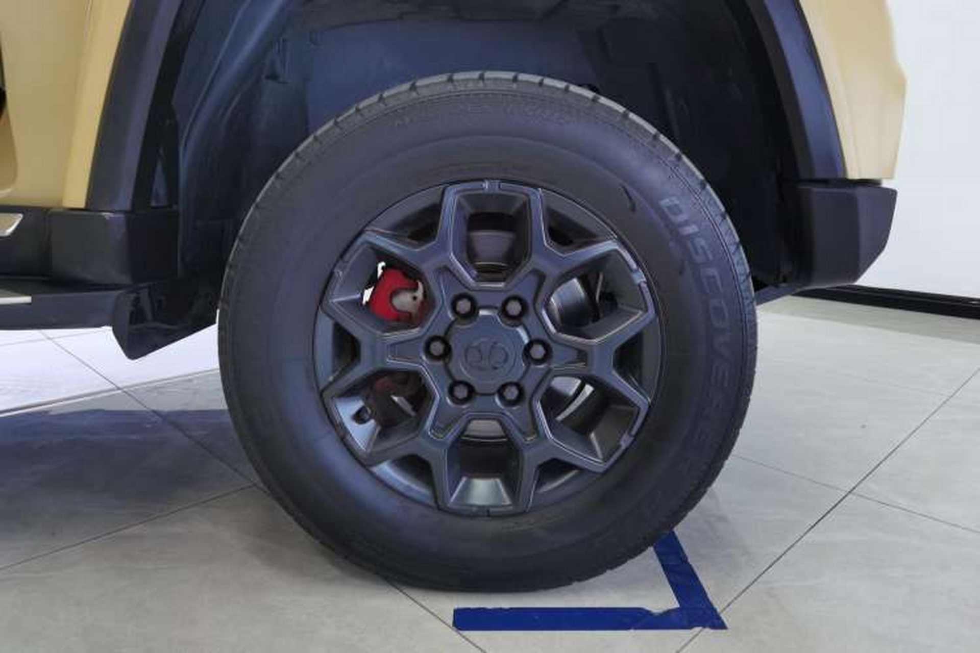 Used BAIC Off-Road BJ40 2019 2.3T Automatic Four-Wheel Drive Ring the Tower Champion Edition China VI Right Front Wheel Hub