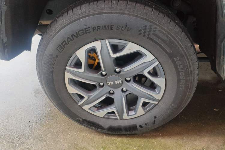 Used BAIC Off-Road BJ40 2024 2.0T All-New Urban Hunter Edition Chivalrous Style Right Rear Wheel Hub