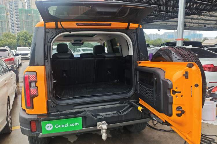 Used BAIC Off-Road BJ40 2024 2.0T All-New Urban Hunter Edition Chivalrous Style Trunk