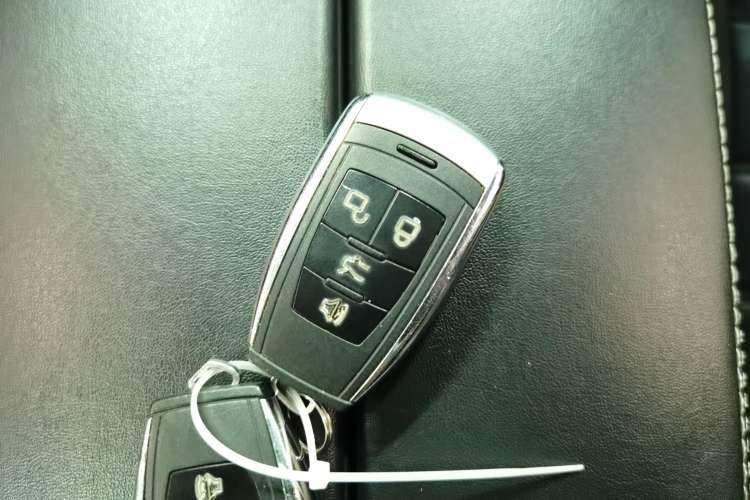 Used BAIC Off-Road BJ40 2019 2.3T Automatic Four-Wheel Drive Ring the Tower Champion Edition China VI Vehicle Key