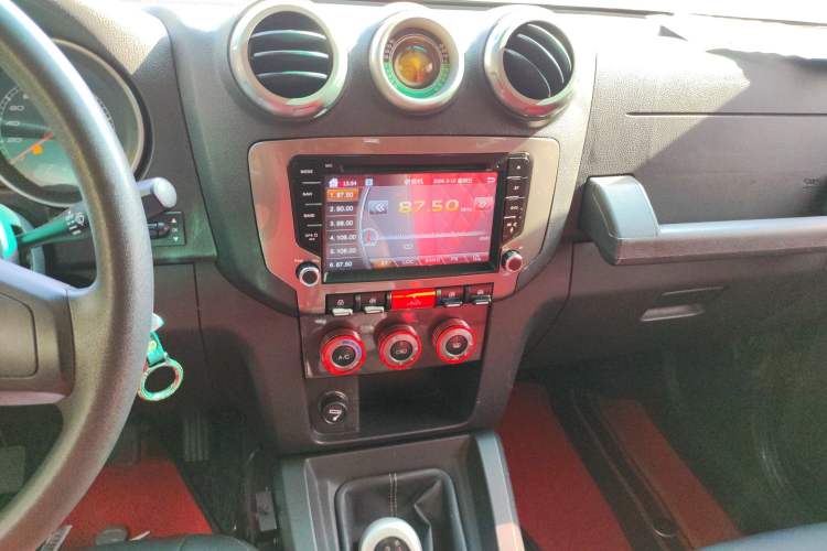 Used BAIC Off-Road BJ40 2014 2.4L Manual Cross-Country Edition Audio And AC Panel