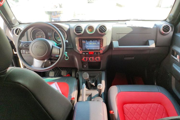 Used BAIC Off-Road BJ40 2014 2.4L Manual Cross-Country Edition Center Console
