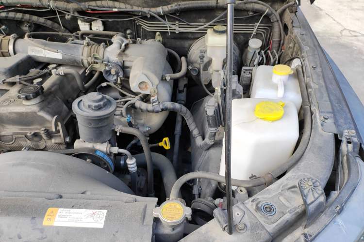 Used BAIC Off-Road BJ40 2014 2.4L Manual Cross-Country Edition Engine Bay Left