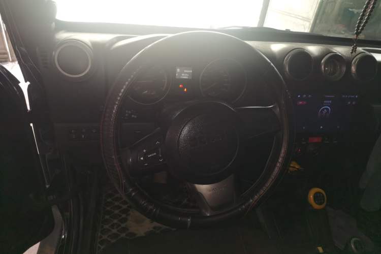 Used BAIC Off-Road BJ40 2014 2.4L Manual Cool Wilderness Edition Steering Wheel