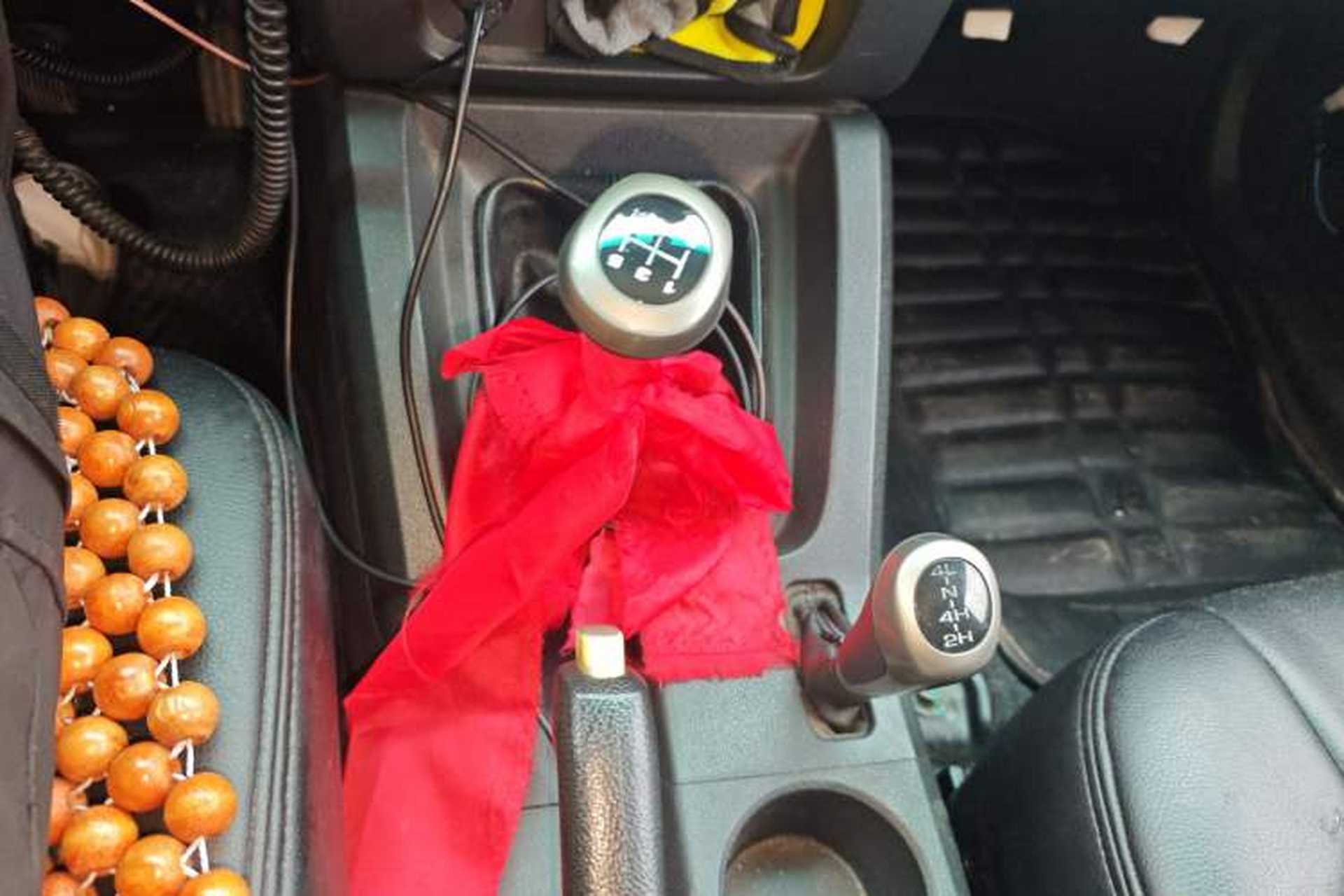 Used BAIC Off-Road BJ40 2014 2.4L Manual Cross-Country Edition Gear Lever